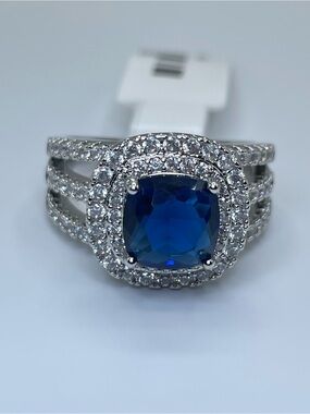 Swarovski Crystal Elements Sapphire Blue Crystal Halo Statement Ring Size 8